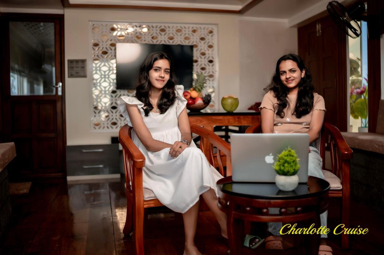 Charlotte Cruise House Boat Hotel Alappuzha Buitenkant foto