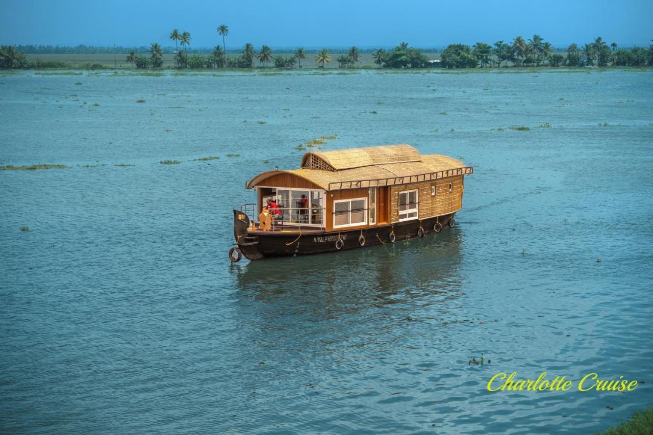 Charlotte Cruise House Boat Hotel Alappuzha Buitenkant foto