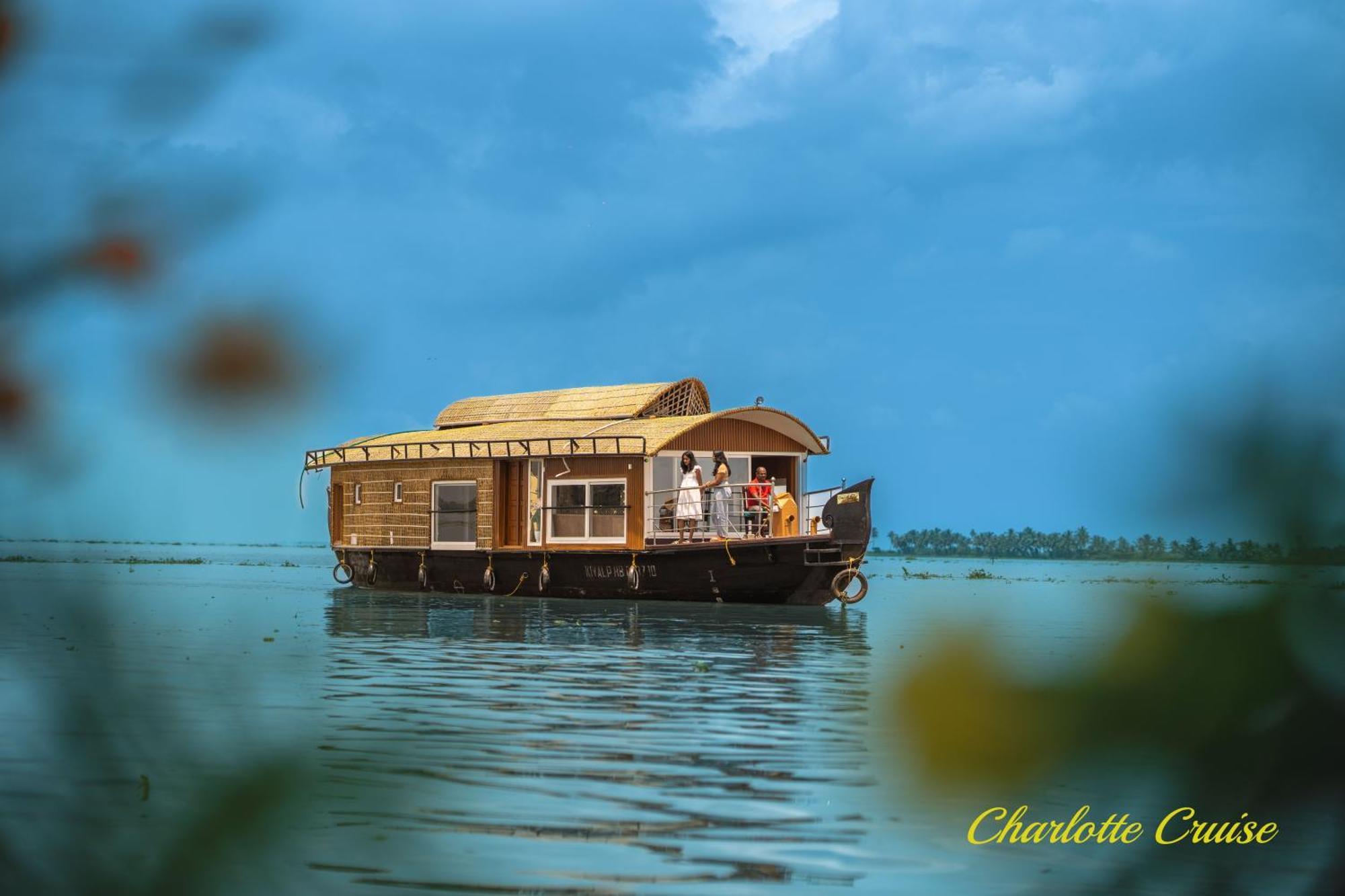 Charlotte Cruise House Boat Hotel Alappuzha Buitenkant foto