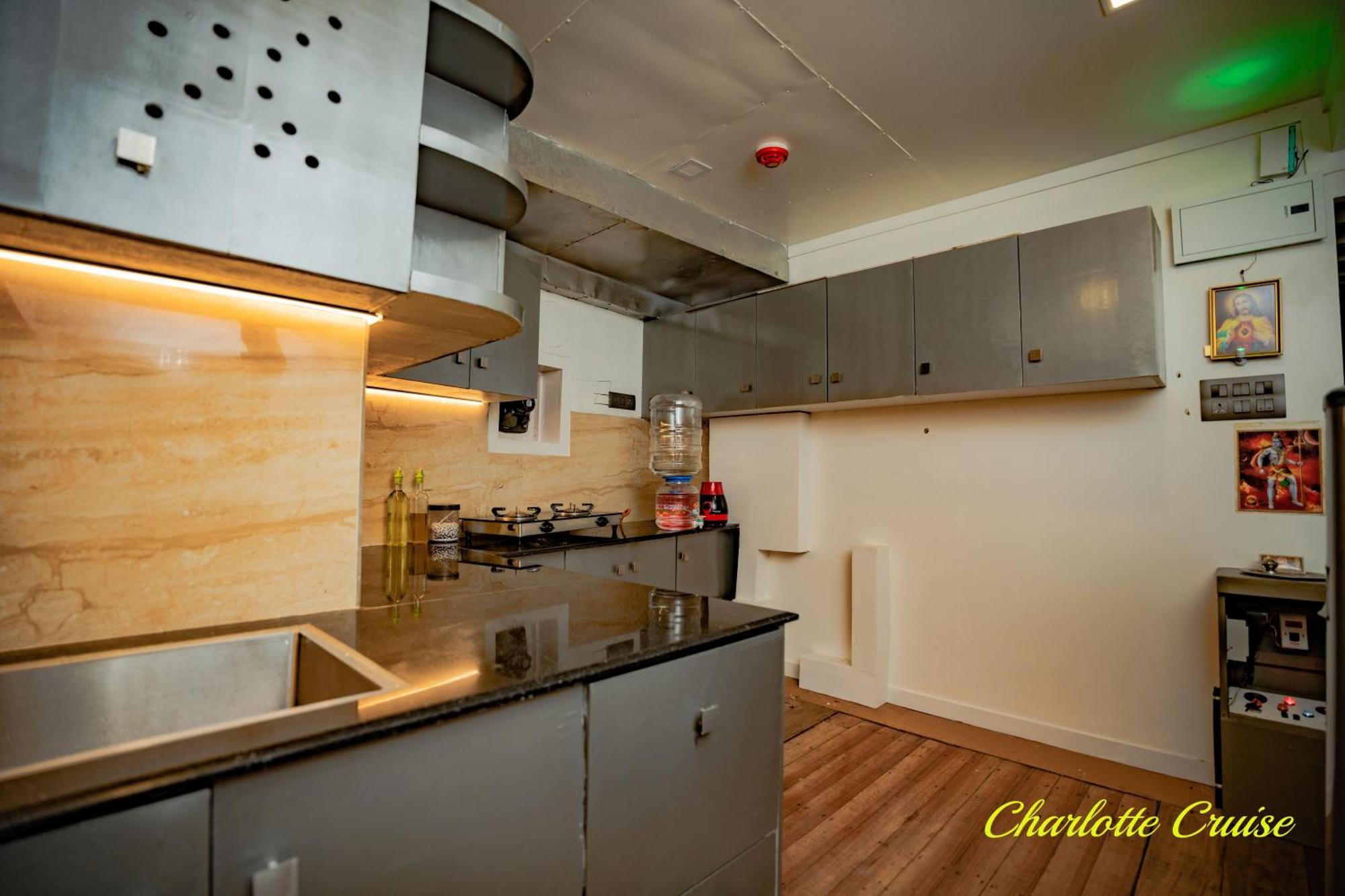 Charlotte Cruise House Boat Hotel Alappuzha Buitenkant foto