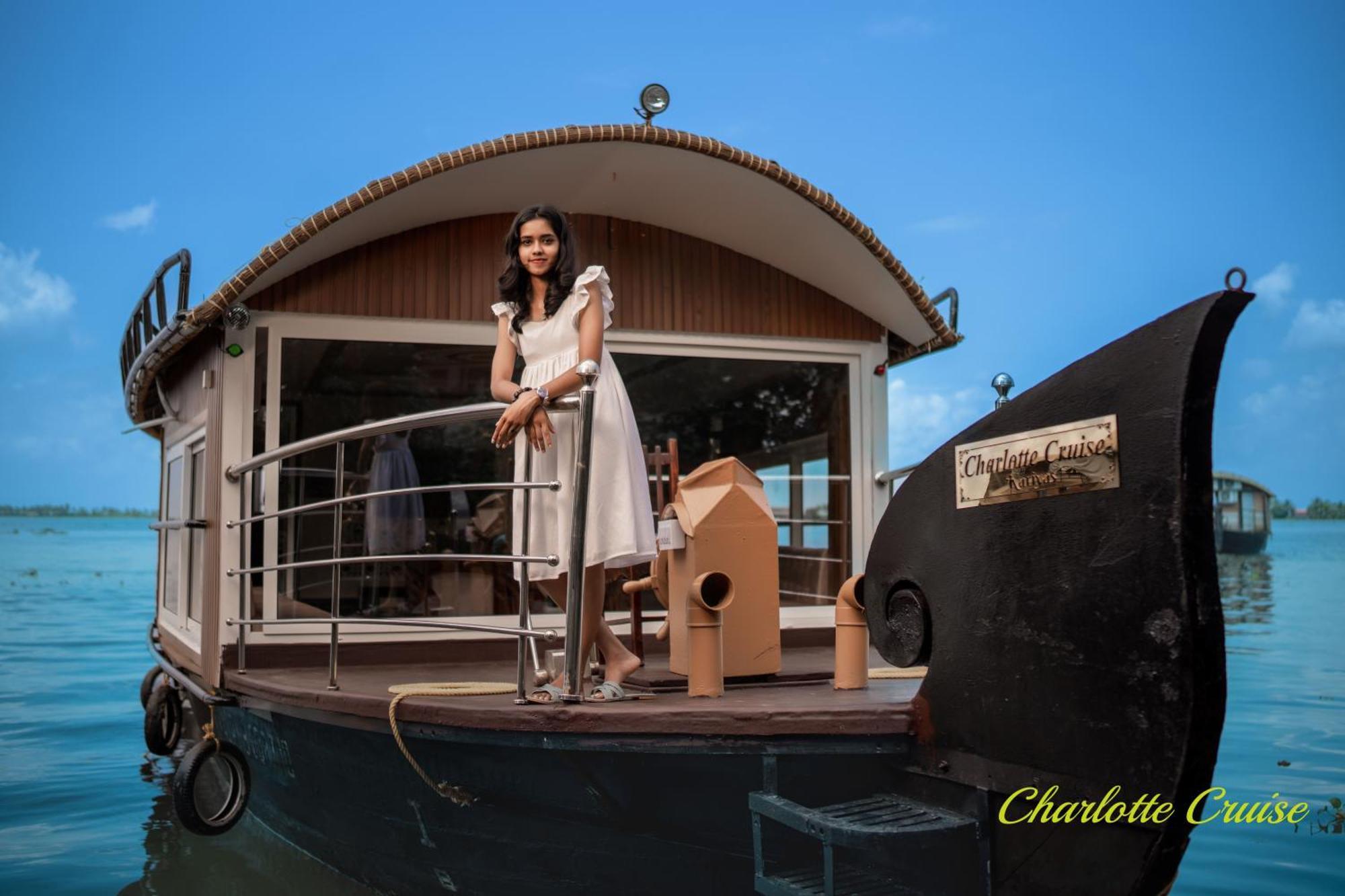 Charlotte Cruise House Boat Hotel Alappuzha Buitenkant foto